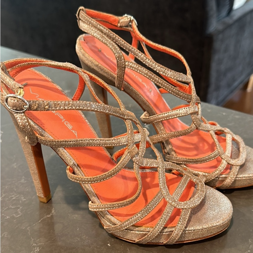 VIA SPIGA sexy sandals size 7 never worn 5 inch